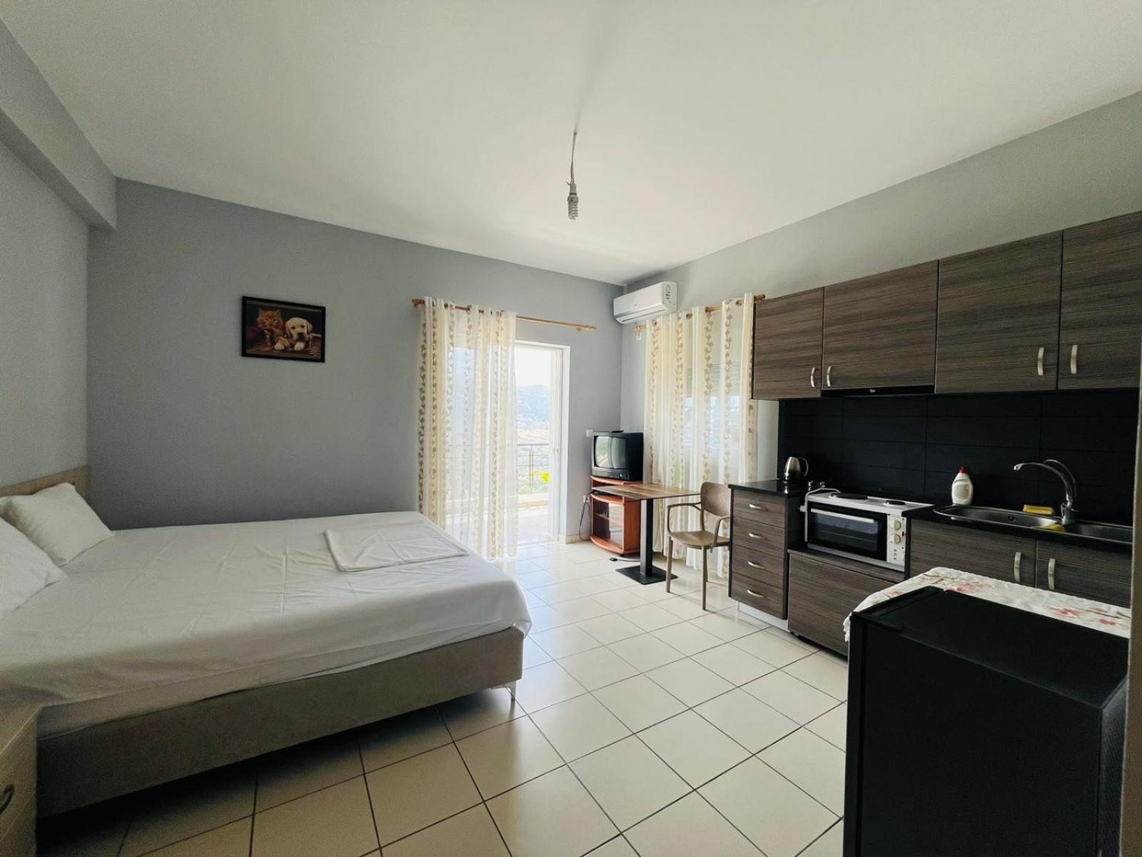 Apartments Aneta'S House Himare Buitenkant foto